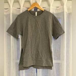 NWOT Lululemon Cut Above Tee